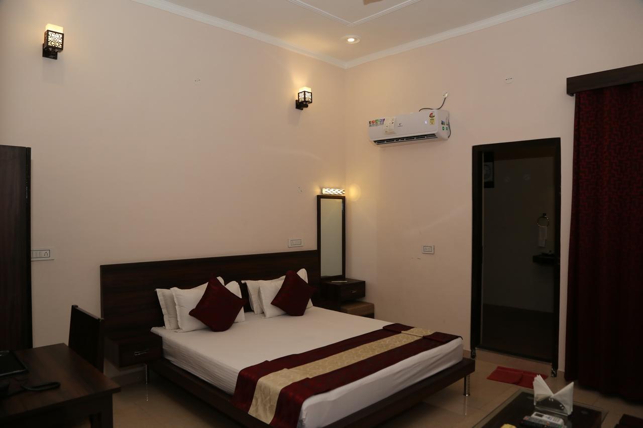 Gulmohar Sariska Resort Bairat Luaran gambar