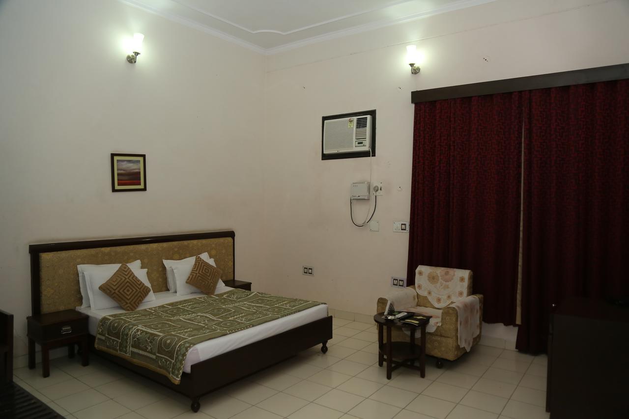 Gulmohar Sariska Resort Bairat Luaran gambar