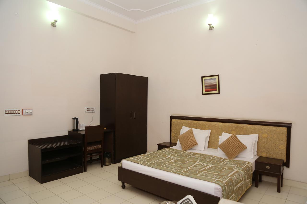 Gulmohar Sariska Resort Bairat Luaran gambar